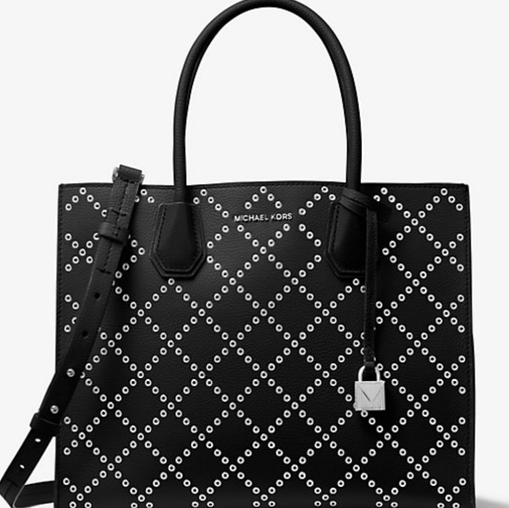 Michael Kors Stylish Grommeted Shoulder Handbag
